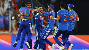 নিউ জিল‍্যান্ডকে উড়িয়ে ফের টি-টোয়েন্টির বিশ্ব চ‍্যাম্পিয়ন ভারত