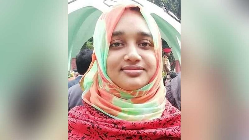 ইবি শিক্ষক রুনার দাফন, তিন সহকর্মী ও কর্মচারীর নামে হত্যা মামলা