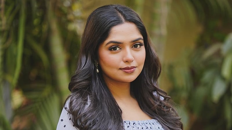নাটকের যে দৃশ্য নিয়ে বিপাকে হিমি