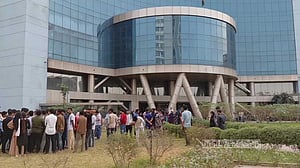 তিন মাসের বেতন বকেয়া, যশোরে ‘চালডাল কল সেন্টারে’ বিক্ষোভ-ভাঙচুর