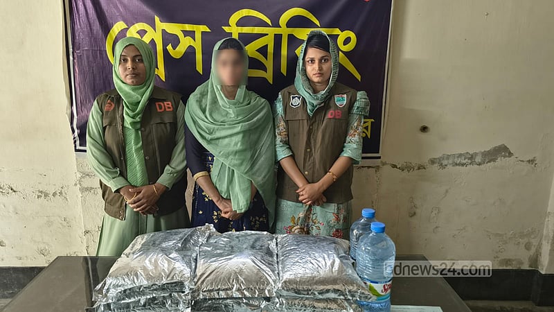 যশোরে ক্রিস্টাল মেথ তৈরির কাঁচামালসহ নারী গ্রেপ্তার