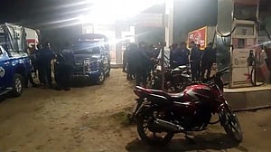 ঝিনাইদহে তেল কিনতে গিয়ে পেট্রোল পাম্পে মারধরে একজন নিহত