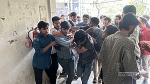 জগন্নাথ বিশ্ববিদ্যালয়ে সাংবাদিকদের সংঘর্ষ, আহত ৮