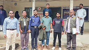 খাগড়াছড়িতে উদ্ধার করা তক্ষক অবমুক্ত, ২ ‘পাচারকারী’ কারাগারে