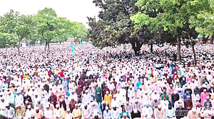 শোলাকিয়ায় ঈদ জামাতে ‘ছয় লাখ’ মানুষের নামাজ আদায়