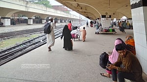 শেষ দিনে আসন ফাঁকা রেখেই কমলাপুর ছাড়ছে ট্রেন