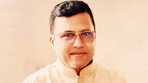 কুষ্টিয়ায় ব্যবসাপ্রতিষ্ঠানের সামনে আওয়ামী লীগ নেতাকে গুলি