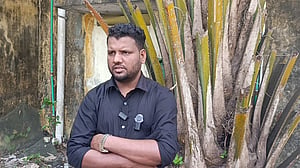 বাসের ভেতর থেকে খায়রুলের বেঁচে ফেরার রুদ্ধশ্বাস অভিজ্ঞতা