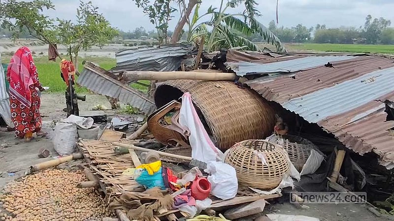 লালমনিরহাটে ঝড়-শিলাবৃষ্টিতে ফসল ও ঘরবাড়ির ব্যাপক ক্ষতি