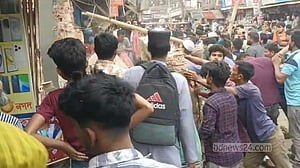 লক্ষ্মীপুরে ঈদের পোশাক কিনতে গিয়ে দেয়াল ধসে নিহত স্কুলছাত্র