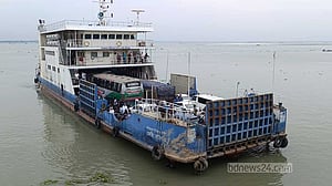 কুয়াশা কাটার পর মানিকগঞ্জের ২ নৌপথে ফেরি চলাচল শুরু