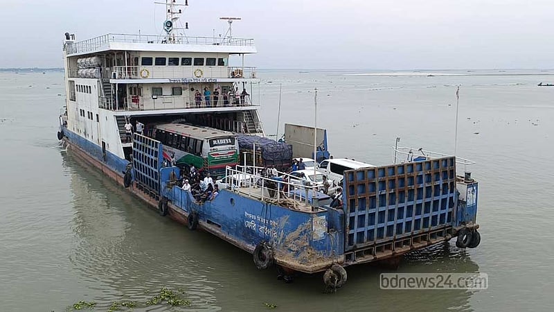 কুয়াশা কাটার পর মানিকগঞ্জের ২ নৌপথে ফেরি চলাচল শুরু