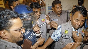 জেনারেল মাসুদকে এবার দুর্নীতি মামলায় গ্রেপ্তার দেখানোর আবেদন