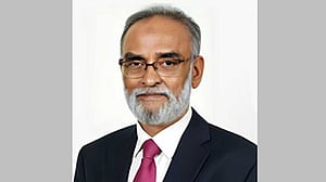 সরে দাঁড়ালেন সোনালী ব্যাংকের চেয়ারম্যান মুসলিম চৌধুরী