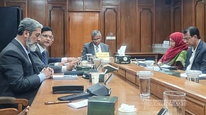 ইরান যুদ্ধের চাপ: সতর্ক বাংলাদেশ ব্যাংক, আরও ২ বিলিয়ন ডলার ঋণের পরিকল্পনা