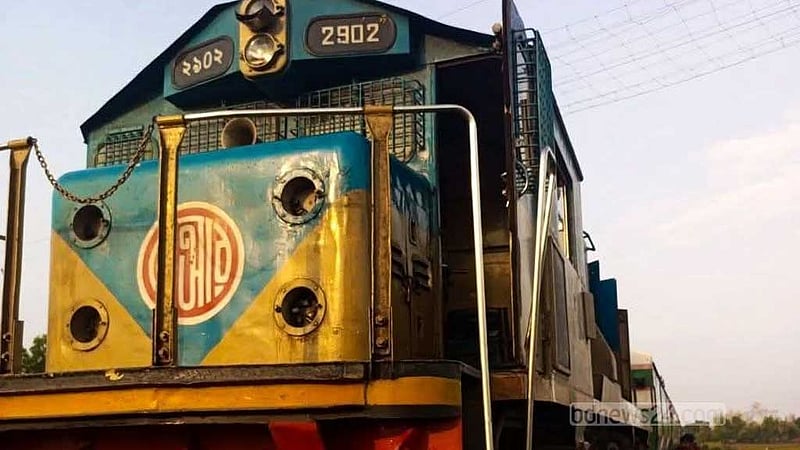 মৌলভীবাজারে উপবন এক্সপ্রেসের ইঞ্জিন বিকল, ৩ ঘণ্টা পর ট্রেন চলাচল শুরু