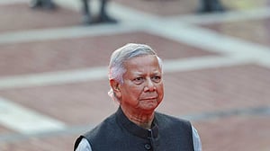 ভোটের দুদিন আগে গেজেট: নিজেকে এক বছরের জন্য ‘ভিভিআইপি’ ঘোষণা করে গেছেন ইউনূস