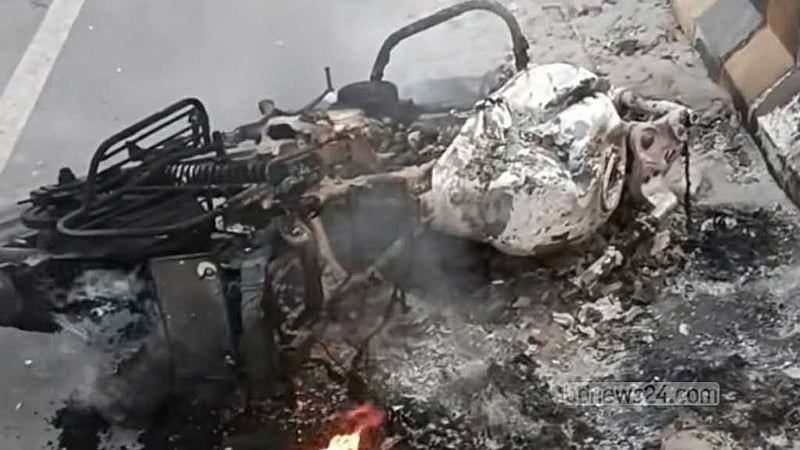 নারায়ণগঞ্জে অটোরিকশা থামিয়ে ‘ছিনতাই চেষ্টা’, পিটুনিতে যুবক নিহত