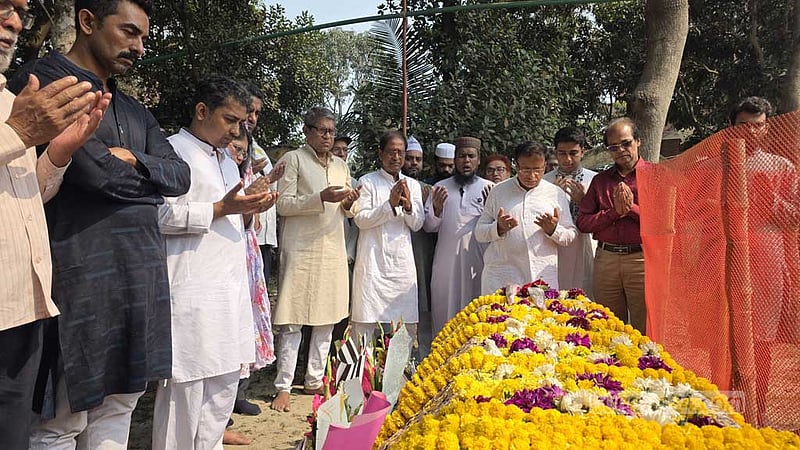 নারায়ণগঞ্জে ত্বকীর কবর জিয়ারত, দ্রুত বিচার দাবি