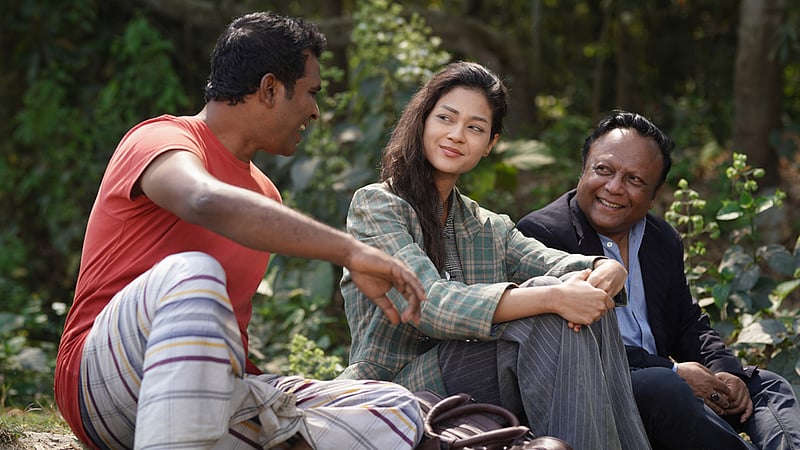শিকড়ের খোঁজে 'ওগো বিদেশিনী'