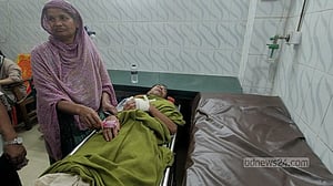 মেয়েকে উত্ত্যক্তের প্রতিবাদ, হাত ভেঙে দেওয়া হল বাবার