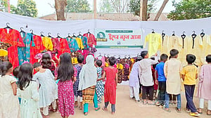 এক টাকায় ঈদের হাসি, সৈয়দপুরে শতাধিক শিশু পেল নতুন জামা
