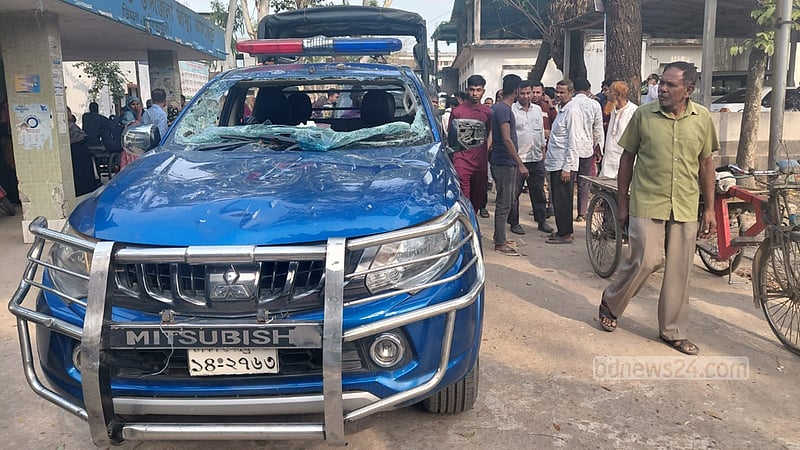 তিস্তায় অবৈধ পাথর উত্তোলনে বাধা, হামলায় পুলিশসহ আহত ১৭