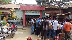 নওগাঁয় স্ত্রী-সন্তানকে ‘ছুরিকাঘাতে হত্যার’ পর স্বামীর ‘আত্মহত্যা’