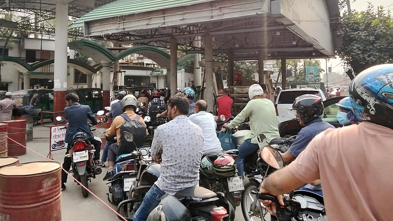 ‘সবার আগে বাংলাদেশ’ নয়, পাম্পে ‘সবার আগে বিএনপির নেতাকর্মী’: সংসদে অভিযোগ