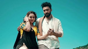 প্রেমের গল্পে জুটি বাঁধলেন রোশান ও চমক