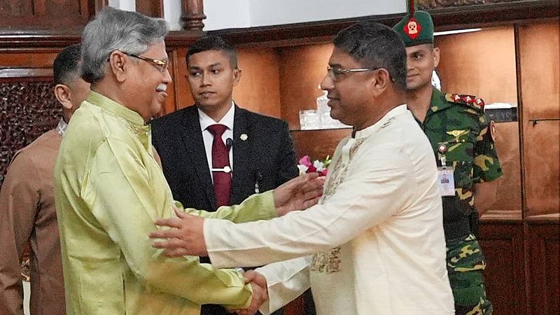 রাষ্ট্রপতির সঙ্গে সেনাপ্রধানের ঈদ শুভেচ্ছা বিনিময়