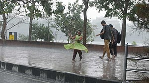 তিন বিভাগে বৃষ্টির আভাস, বাড়তে পারে গরম