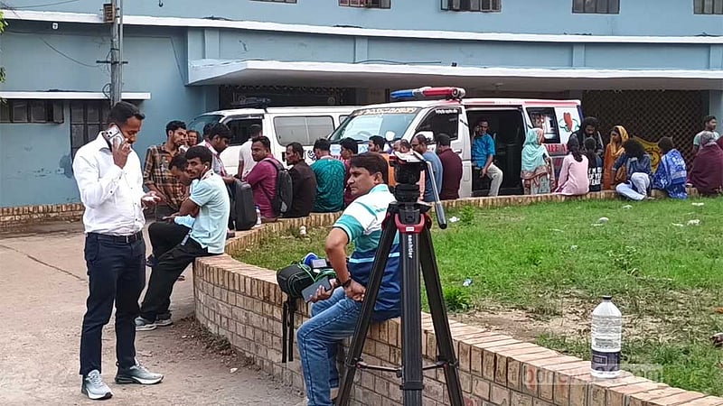 দৌলতদিয়ায় বাস ডু‌বি: প্রাণ গেল যাদের