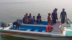 দৌলত‌দিয়ায় বাসডু‌বি: তৃতীয় দি‌নের উদ্ধার অভিযান শুরু