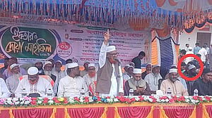 রাজশাহীতে জামায়াতের ইফতার মঞ্চে তালিকাভুক্ত ‘মাদক কারবারি’, সমালোচনা
