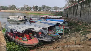 জ্বালানি সংকট: কাপ্তাই হ্রদে স্পিডবোট চলাচল বন্ধ