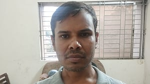 নকল ধরায় শিক্ষককে মারধরের মামলায় একজন গ্রেপ্তার