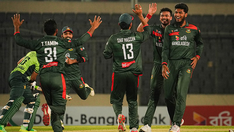 বাংলাদশের রিভিউ নিয়ে পাকিস্তানের কোচের ‘মৌখিক’ অভিযোগ