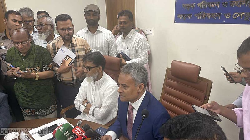 ৩০০ মৃত্যুর খবর ‘সঠিক নয়’, দুয়েকটি দুর্ঘটনা ছাড়া ঈদযাত্রা ‘স্বস্তির হয়েছে’: সড়কমন্ত্রী