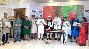 সাড়ে পাঁচশ দুর্লভ আলোকচিত্রে মুক্তিসংগ্রাম: প্রকাশিত হল ‘রক্তরেখায় বাংলাদেশ’-এর তৃতীয় খণ্ড