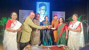 এবারের ‘সত্যেন সেন সম্মাননা’ পেলেন শাহীন সামাদ