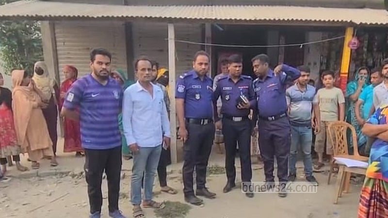 ধামরাইয়ে কভার্ড ভ্যান চাপায় বাইক আরোহী কনস্টেবলসহ নিহত ২