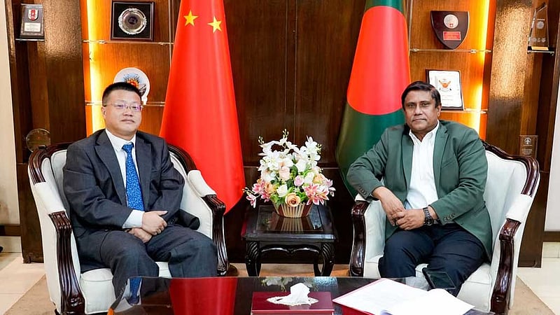 প্রধানমন্ত্রীর প্রতিরক্ষা উপদেষ্টার সঙ্গে চীনা রাষ্ট্রদূতের সাক্ষাৎ
