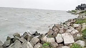 শরীয়তপুরে পদ্মায় ঝড়ে সিমেন্ট বোঝাই ৩ ট্রলারডুবি