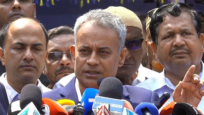 বাড়তি ভাড়া নয়, ভাড়া কমও নিচ্ছে: সড়ক মন্ত্রী