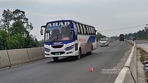 যমুনা সেতু পার হয়ে কিছুটা ‘স্বস্তি’র ঈদযাত্রা, তত্ত্বাবধানে ড্রোন