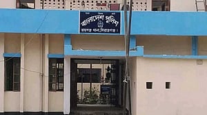 সিরাজগঞ্জে এক রাতে দুই বাড়ি থেকে ১০ গরু চুরি