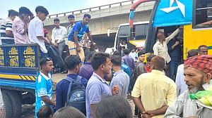 ‘সমঝোতার সড়কে’ চাঁদাবাজি, অনিয়ম, বিশৃঙ্খলা আর মৃত্যুর মিছিল