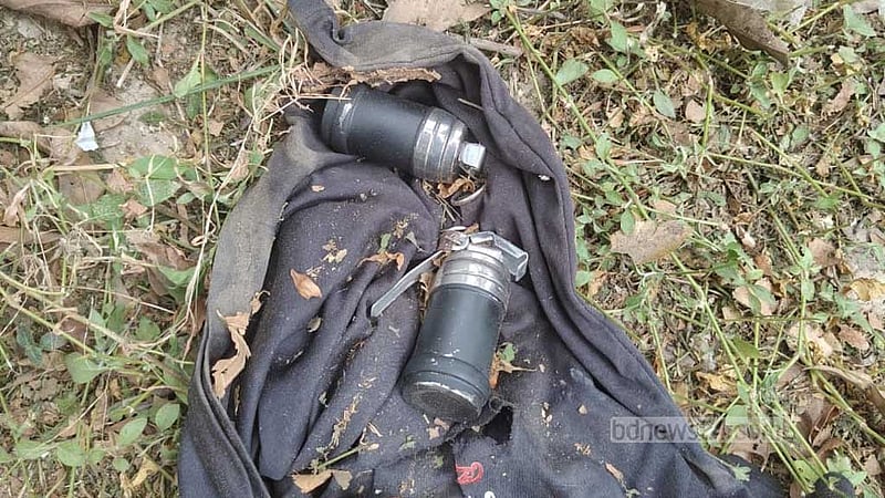 সুপ্রিম কোর্টের ফটকে মিলল ৬ সাউন্ড গ্রেনেড