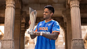 পড়াশোনায় না পাওয়া নম্বর ক্রিকেট মাঠে পেয়ে রেকর্ডের শীর্ষে সুরিয়াকুমার